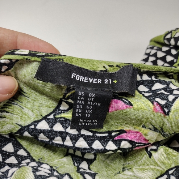 Forever 21 Floral Green Keyhole Romper - Picture 6 of 6